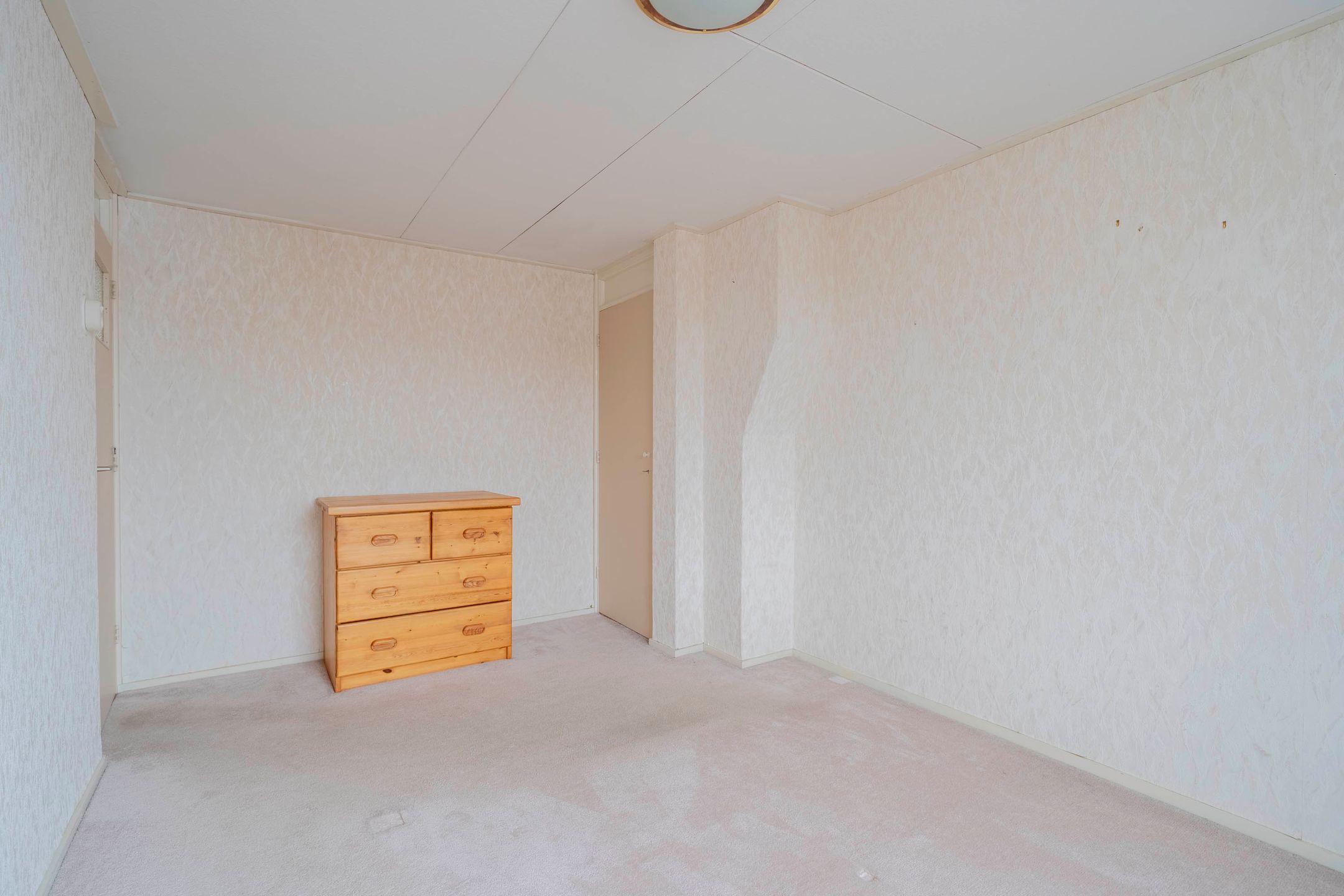 Family Home with Renovation Potential in the Popular Bloemenbuurt of Volendam — 30