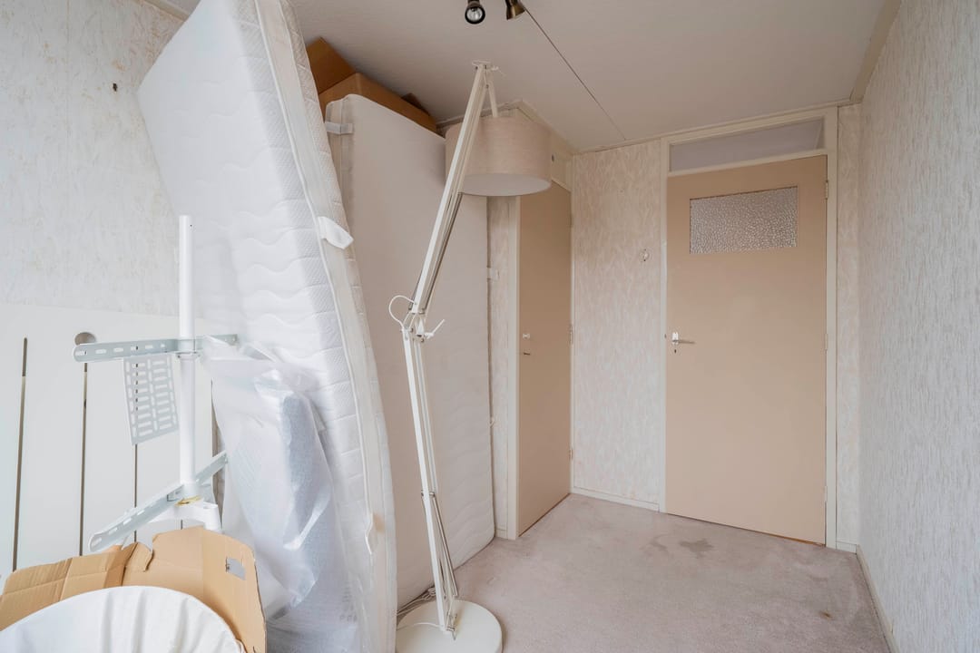 Family Home with Renovation Potential in the Popular Bloemenbuurt of Volendam — 28