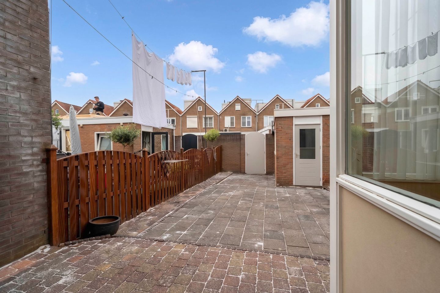 Family Home with Renovation Potential in the Popular Bloemenbuurt of Volendam — 20