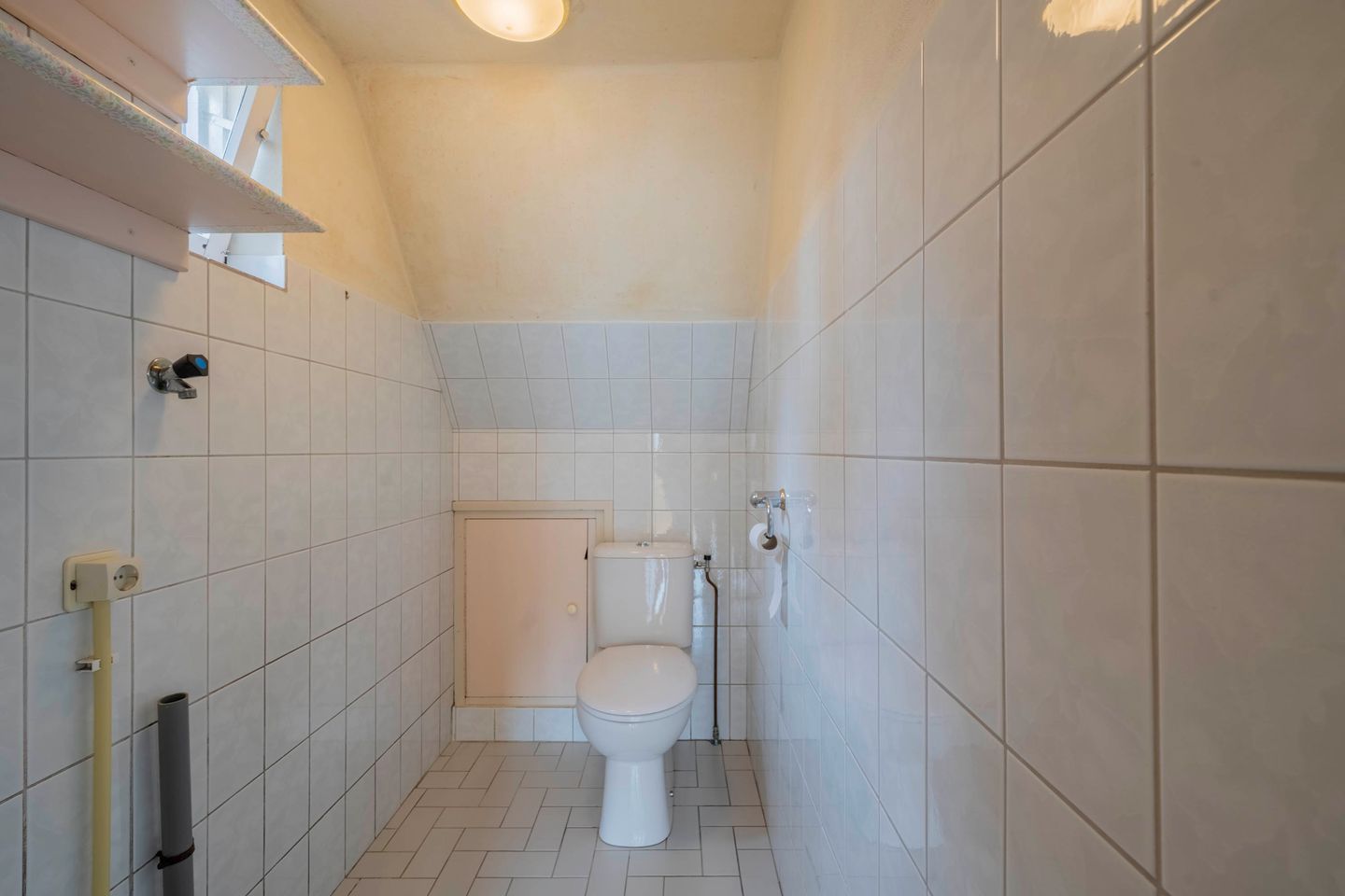 Family Home with Renovation Potential in the Popular Bloemenbuurt of Volendam — 19