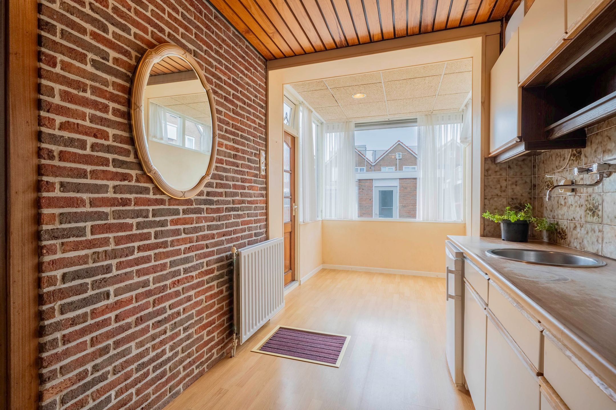 Family Home with Renovation Potential in the Popular Bloemenbuurt of Volendam — 15