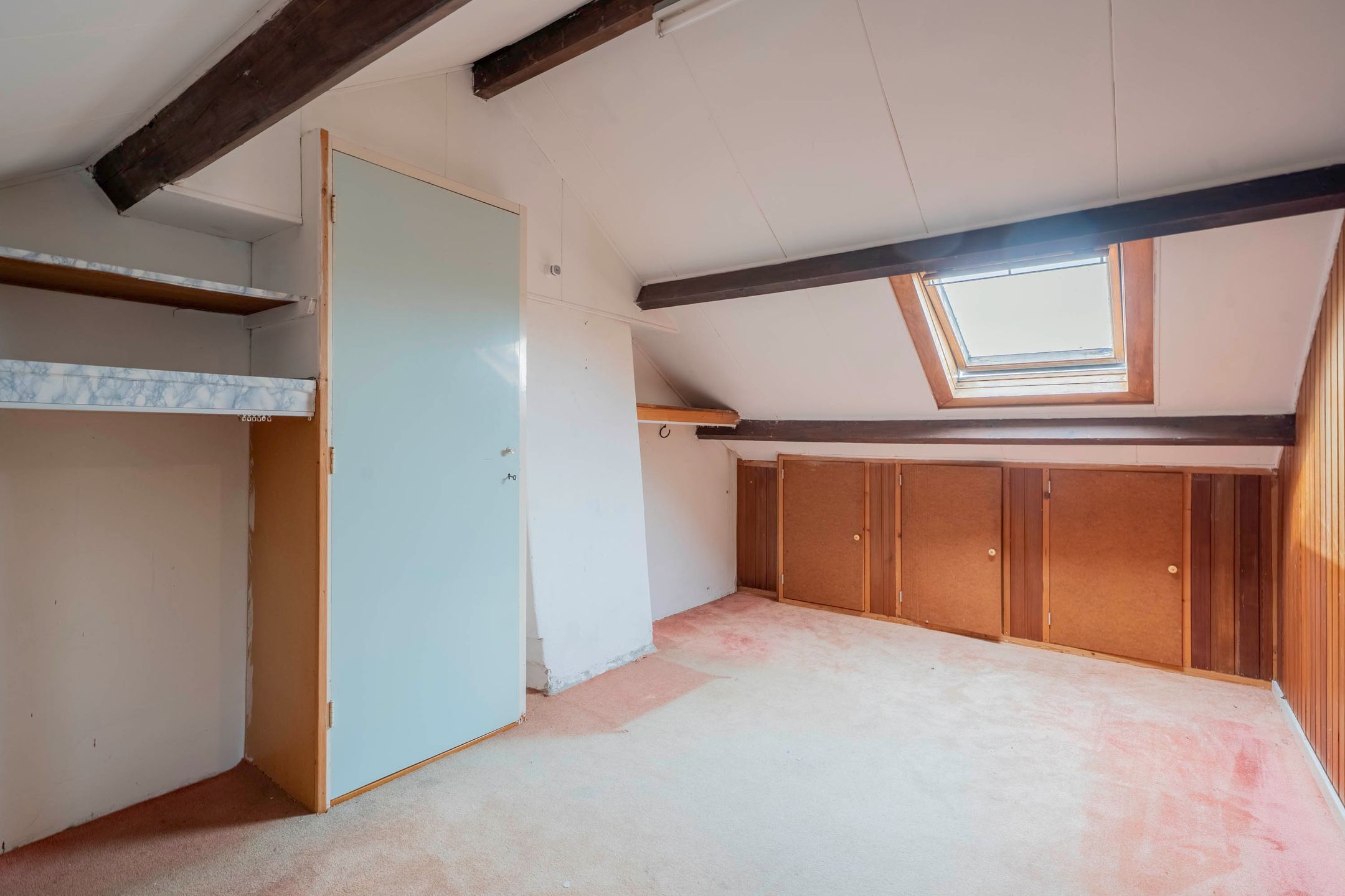 Family Home with Renovation Potential in the Popular Bloemenbuurt of Volendam — 45
