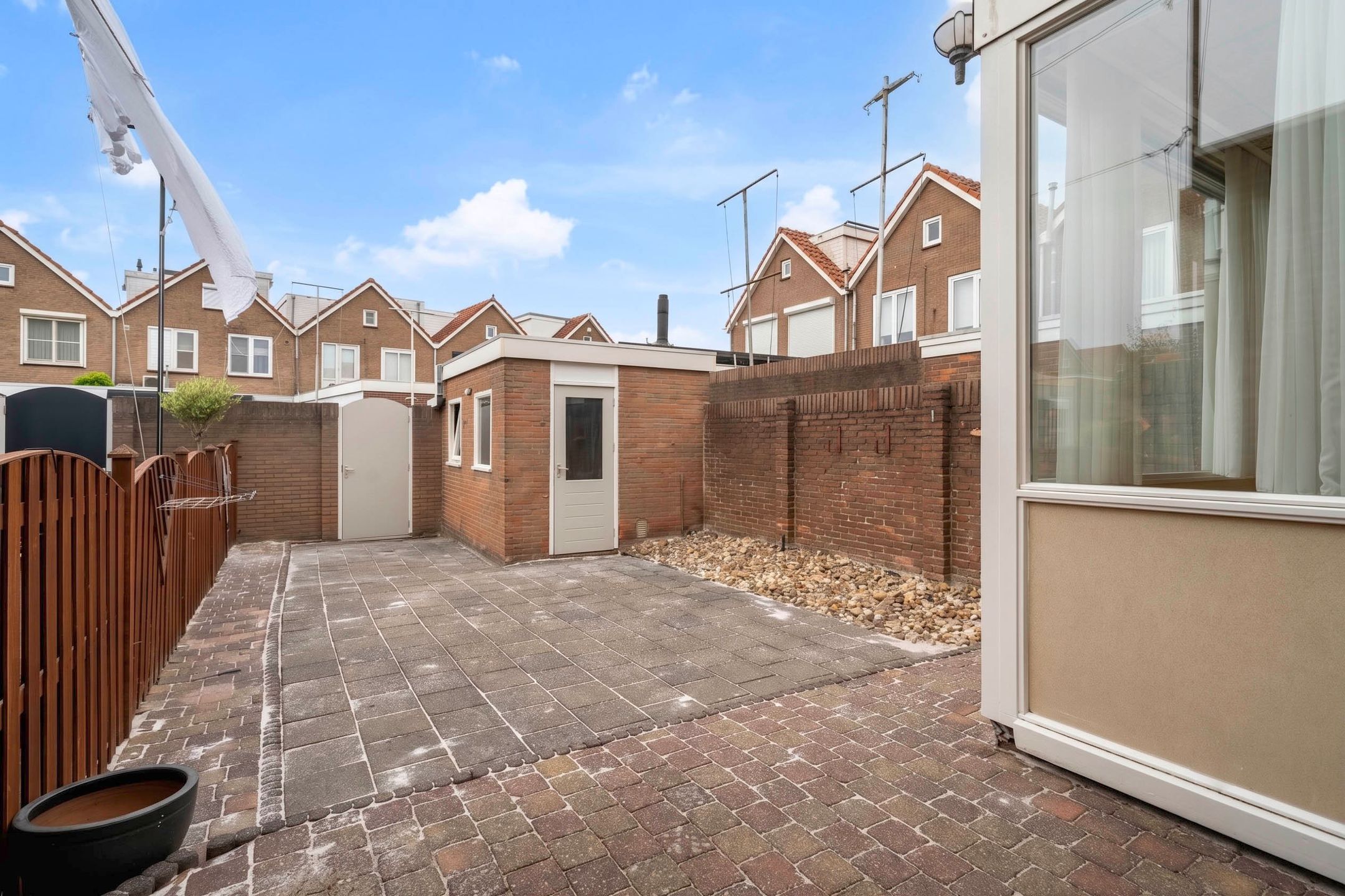 Family Home with Renovation Potential in the Popular Bloemenbuurt of Volendam — 21