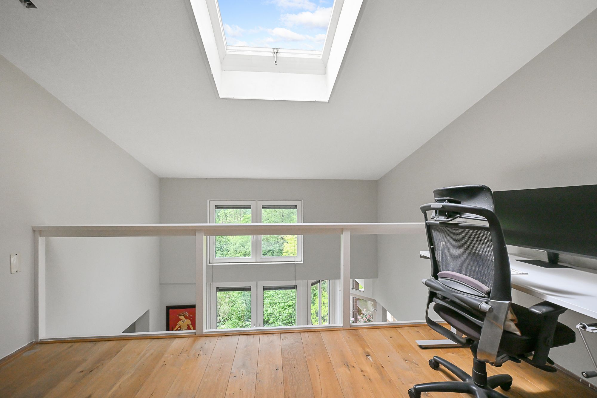 Spacious Corner Apartment with Park and Water Views Near Gaasperplas — 33