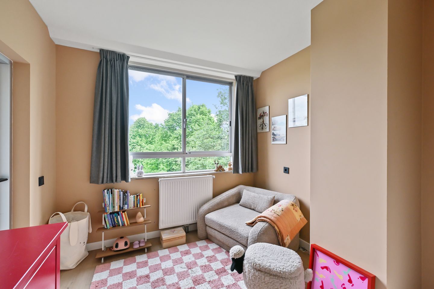 Spacious Corner Apartment with Park and Water Views Near Gaasperplas — 19