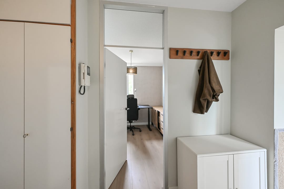 Spacious Corner Apartment with Park and Water Views Near Gaasperplas — 22