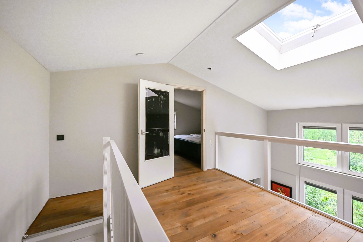 Spacious Corner Apartment with Park and Water Views Near Gaasperplas — 34