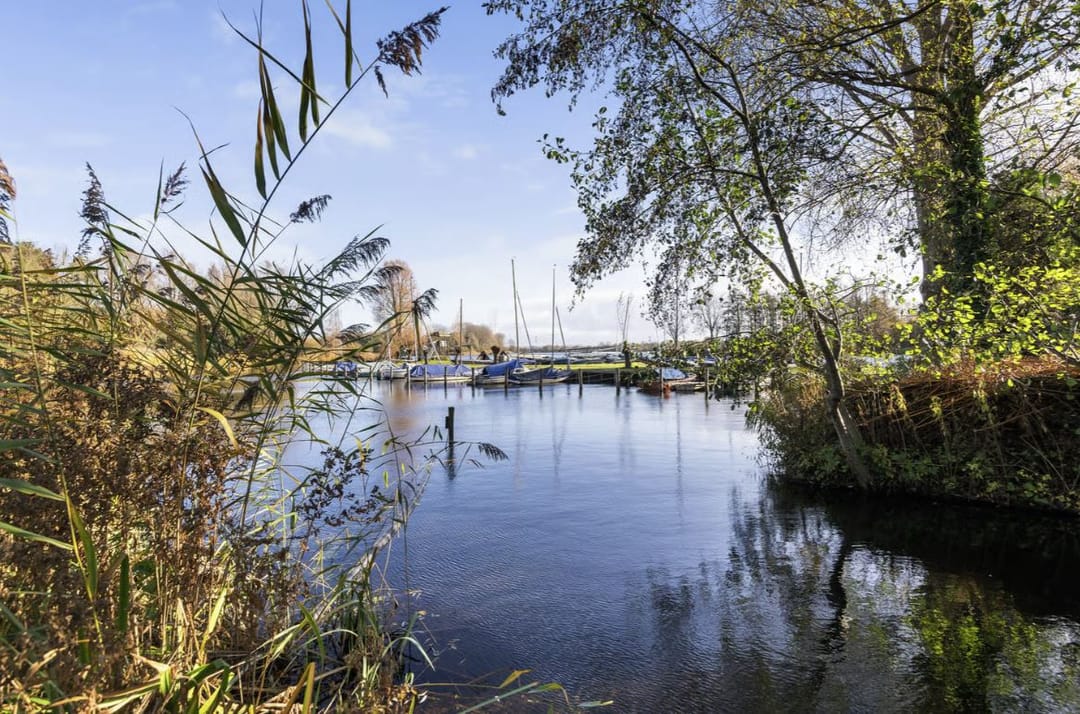 Spacious Corner Apartment with Park and Water Views Near Gaasperplas — 43