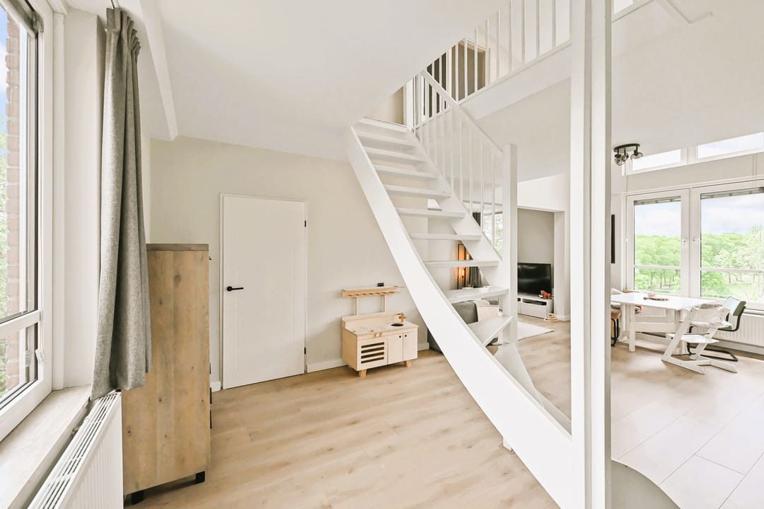 Spacious Corner Apartment with Park and Water Views Near Gaasperplas — 16