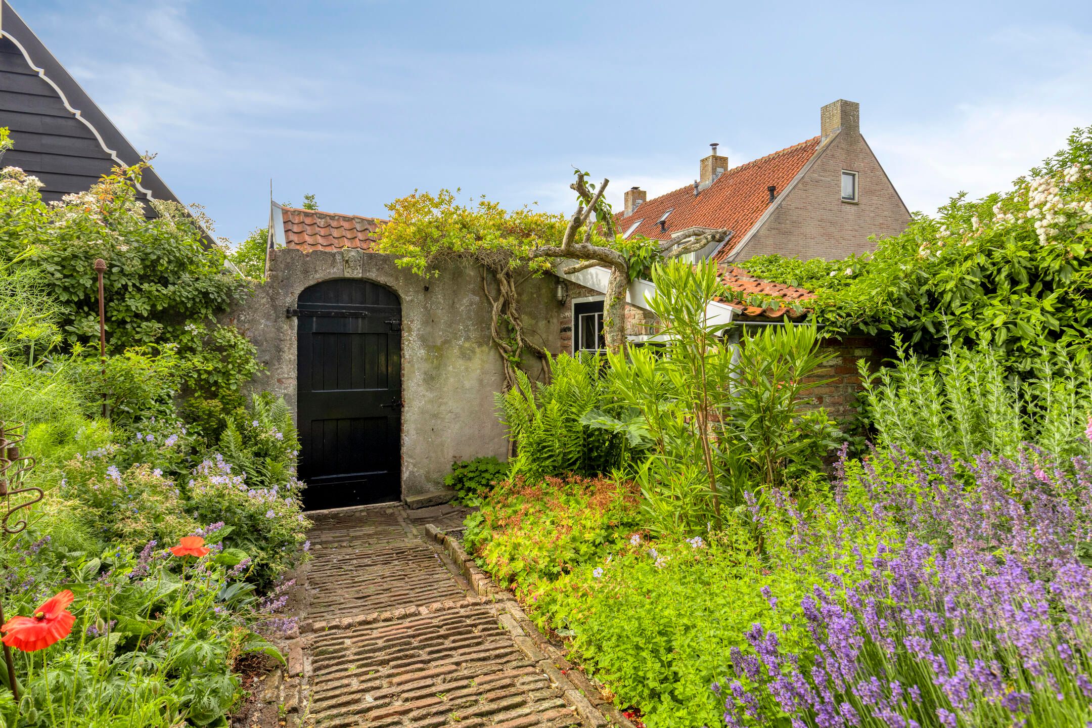 Monumental 16th Century Harbour House with Exceptional English Garden in Historic Veere — 84