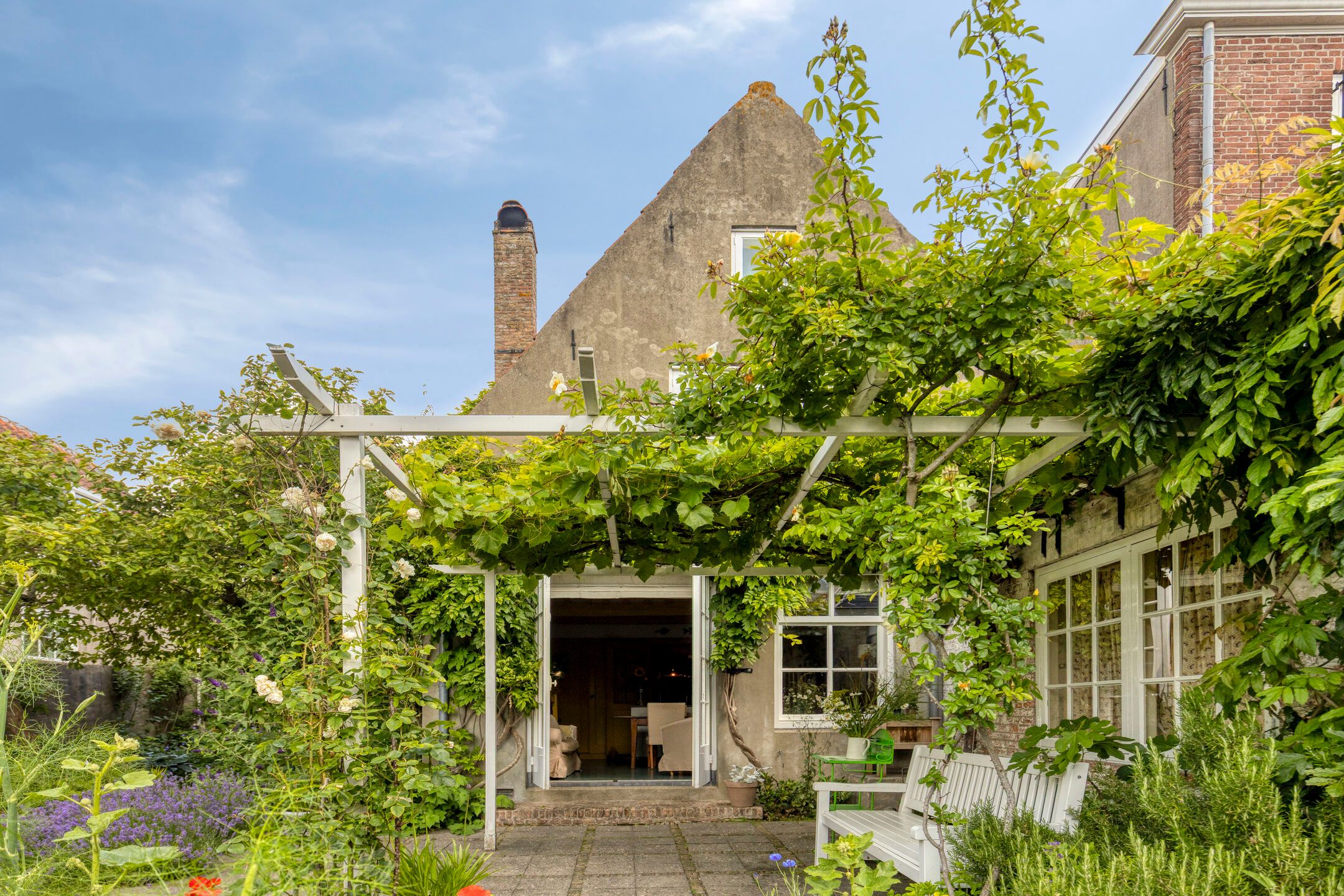 Monumental 16th Century Harbour House with Exceptional English Garden in Historic Veere — 75