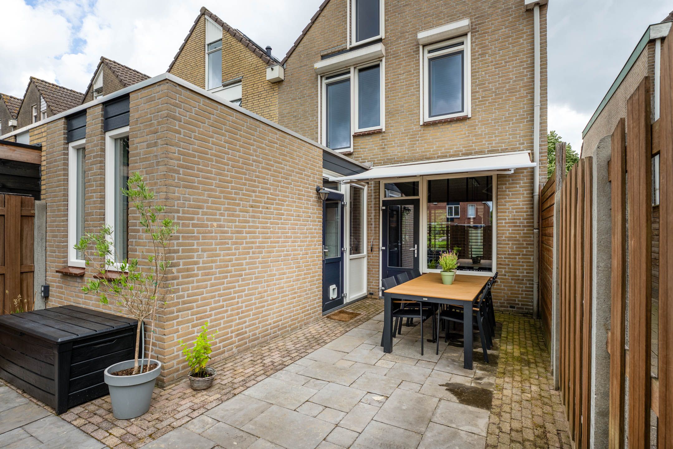 Fully modernized corner house with garage and sunny garden in Hoogerheide — 33