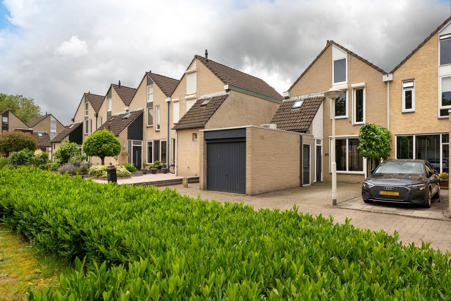 Fully modernized corner house with garage and sunny garden in Hoogerheide — 40