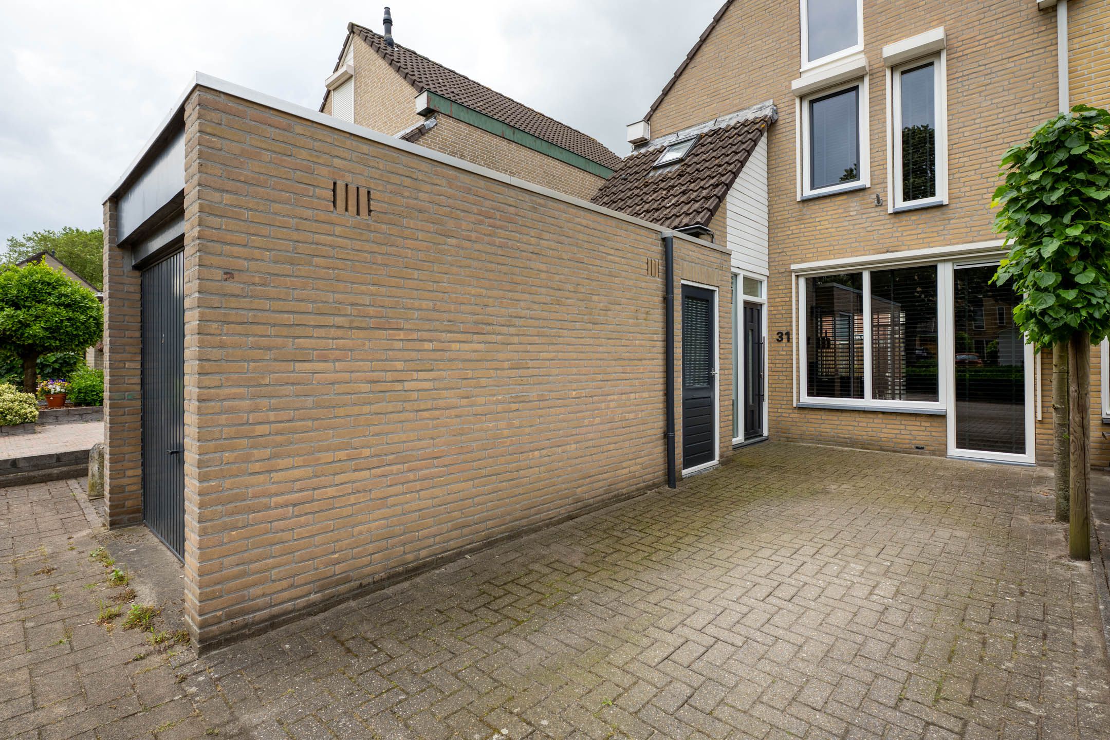 Fully modernized corner house with garage and sunny garden in Hoogerheide — 39