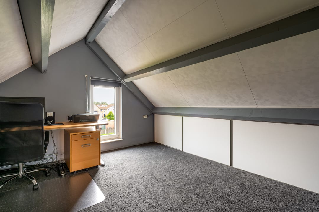 Fully modernized corner house with garage and sunny garden in Hoogerheide — 28