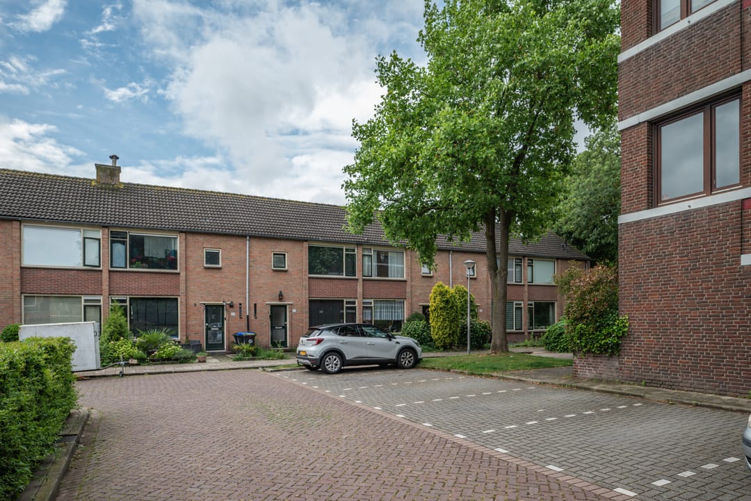Photo 37 of Bernhardstraat 8