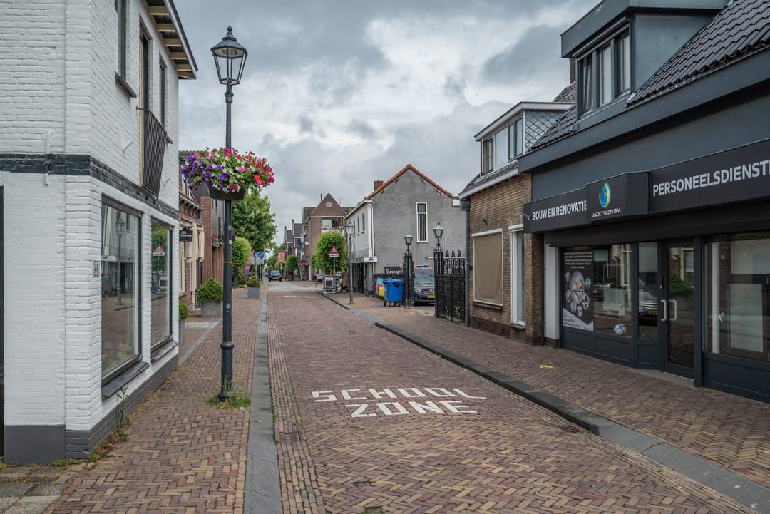 Photo 38 of Bernhardstraat 8
