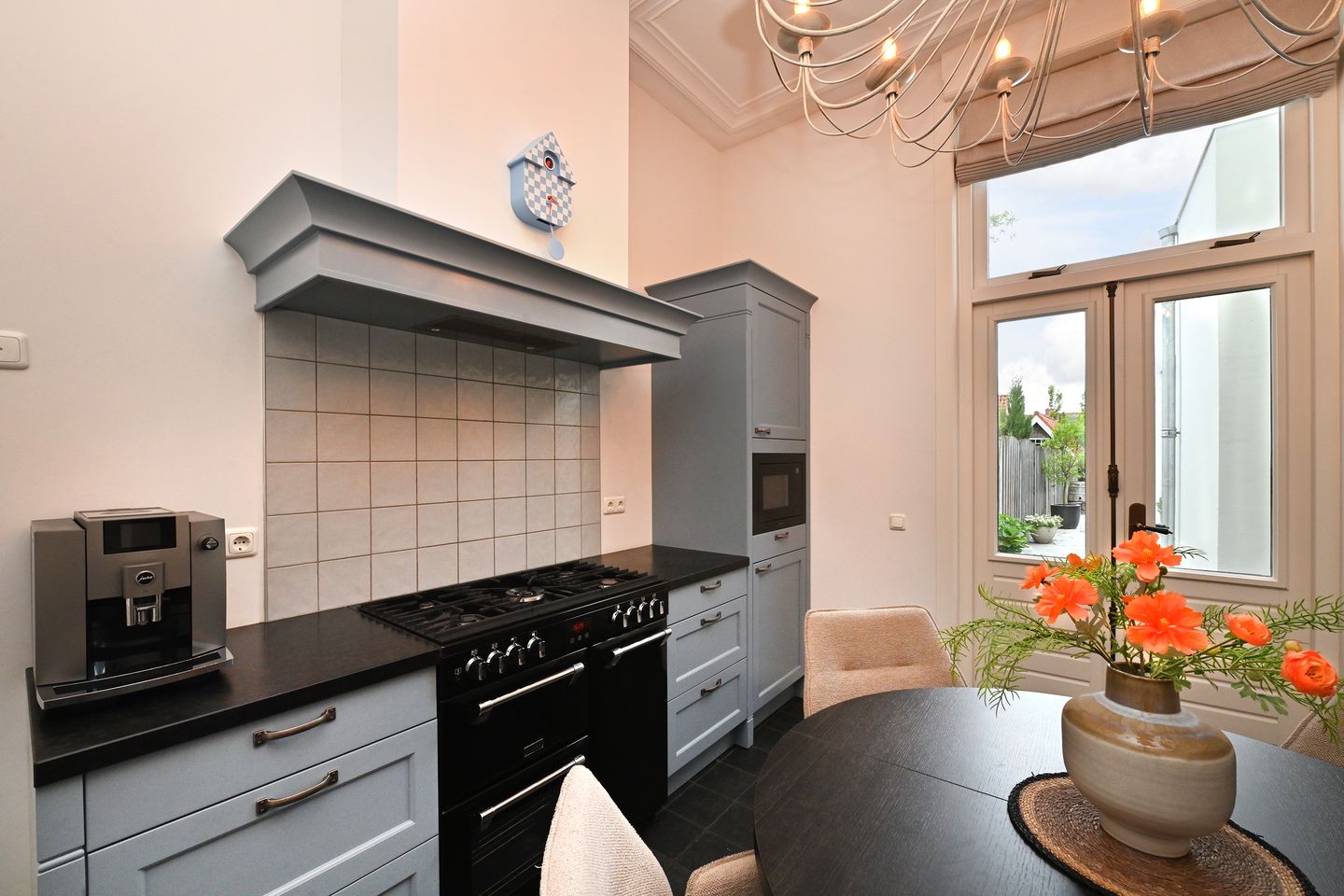 Stylishly Renovated 1911 Townhouse with Exceptional Garage in Steenbergen Center — 14