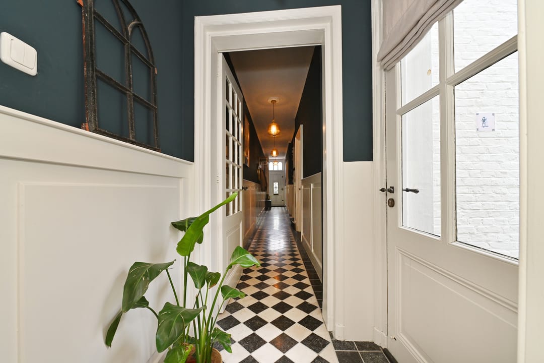 Stylishly Renovated 1911 Townhouse with Exceptional Garage in Steenbergen Center — 7
