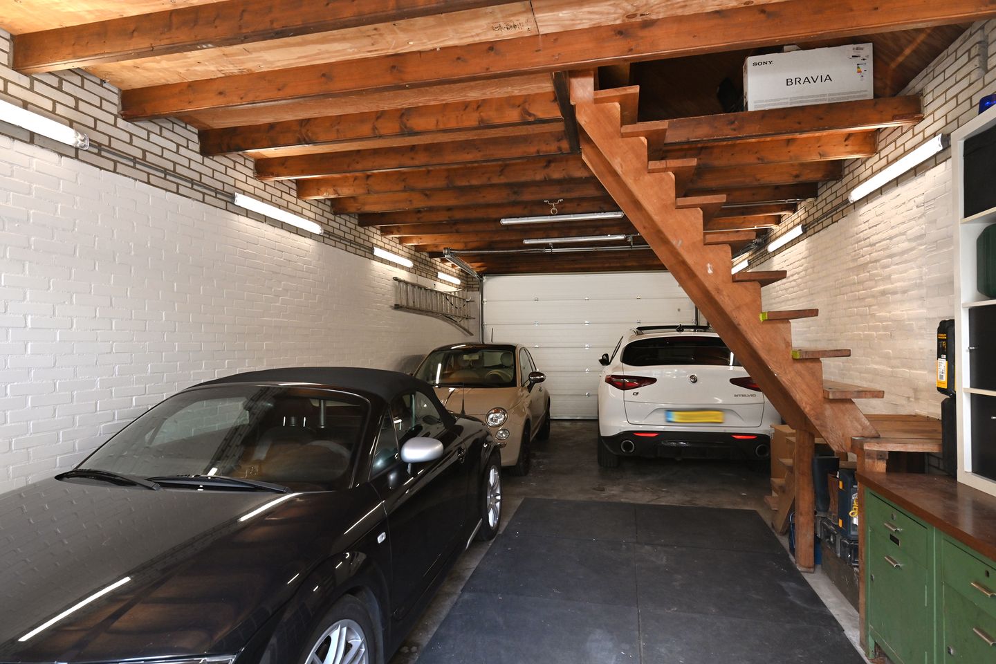 Stylishly Renovated 1911 Townhouse with Exceptional Garage in Steenbergen Center — 44