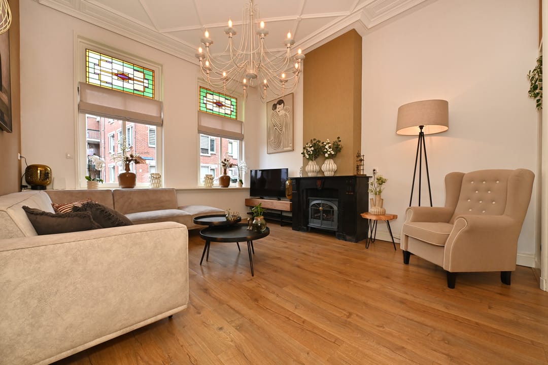 Stylishly Renovated 1911 Townhouse with Exceptional Garage in Steenbergen Center — 8