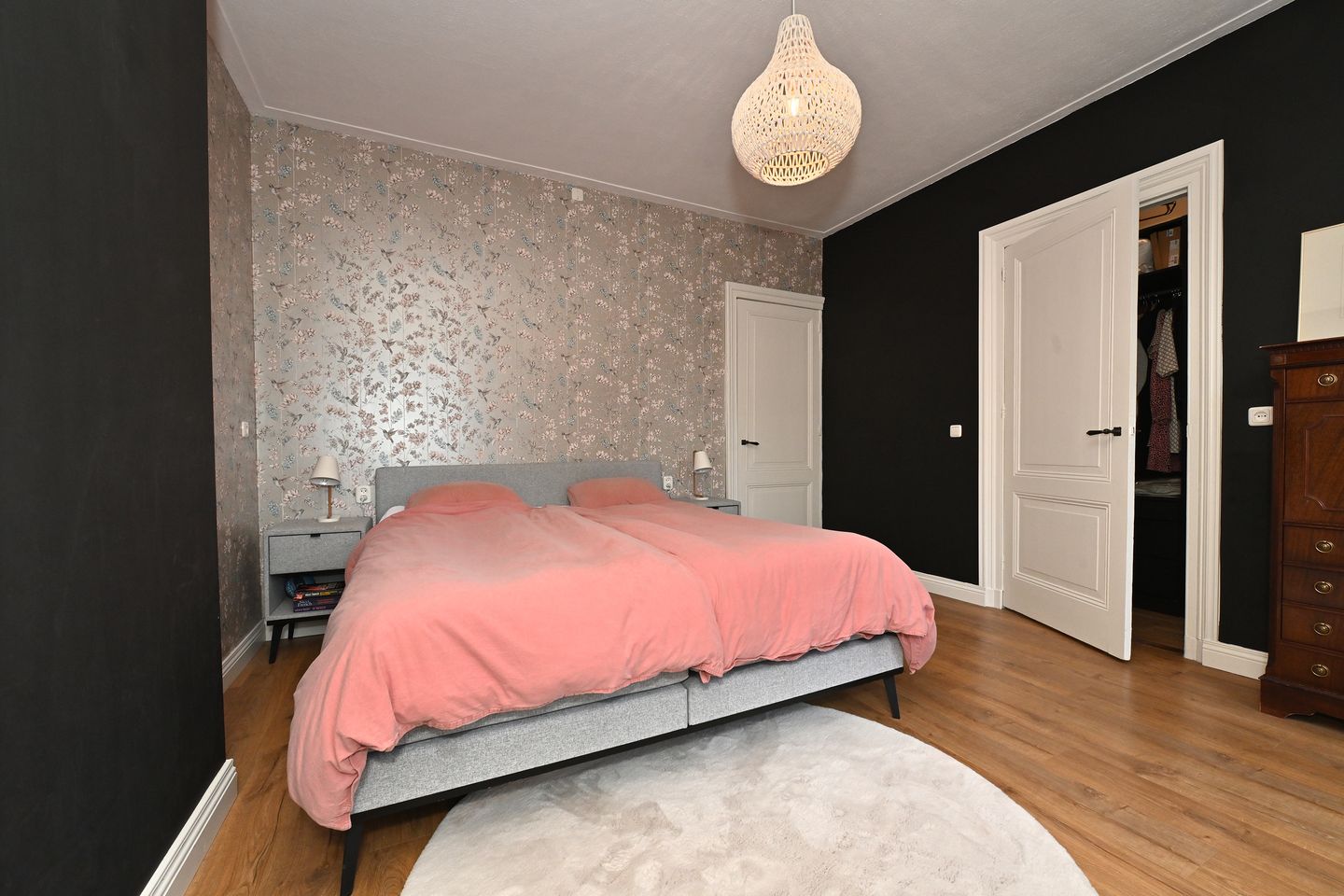Stylishly Renovated 1911 Townhouse with Exceptional Garage in Steenbergen Center — 25