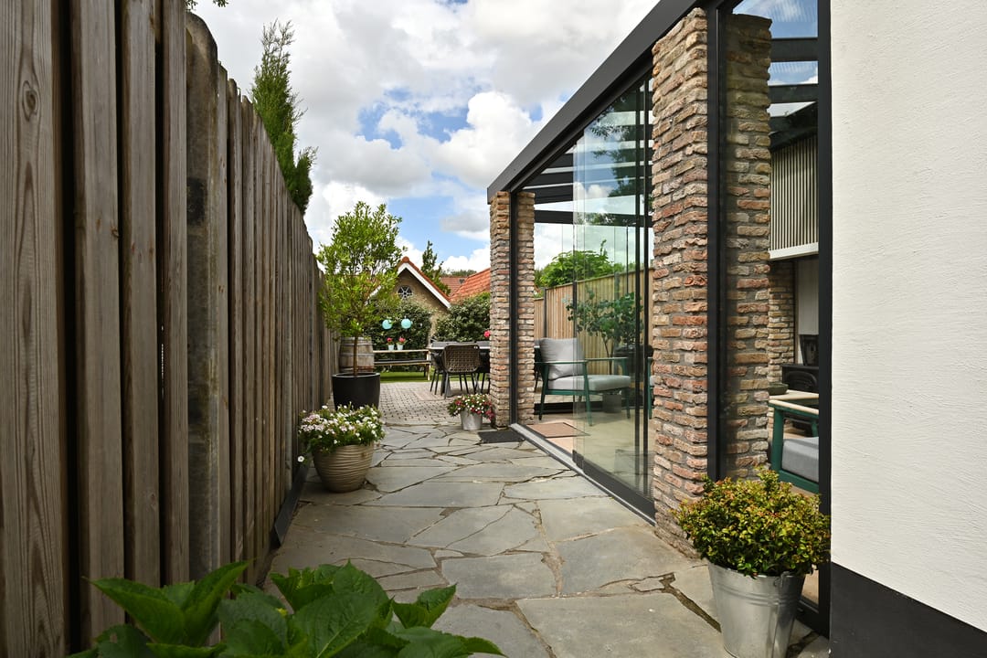 Stylishly Renovated 1911 Townhouse with Exceptional Garage in Steenbergen Center — 37