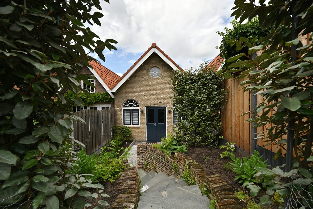 Stylishly Renovated 1911 Townhouse with Exceptional Garage in Steenbergen Center — 43