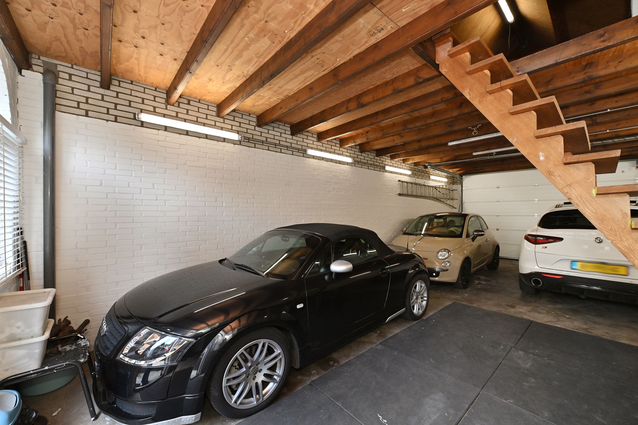 Stylishly Renovated 1911 Townhouse with Exceptional Garage in Steenbergen Center — 45