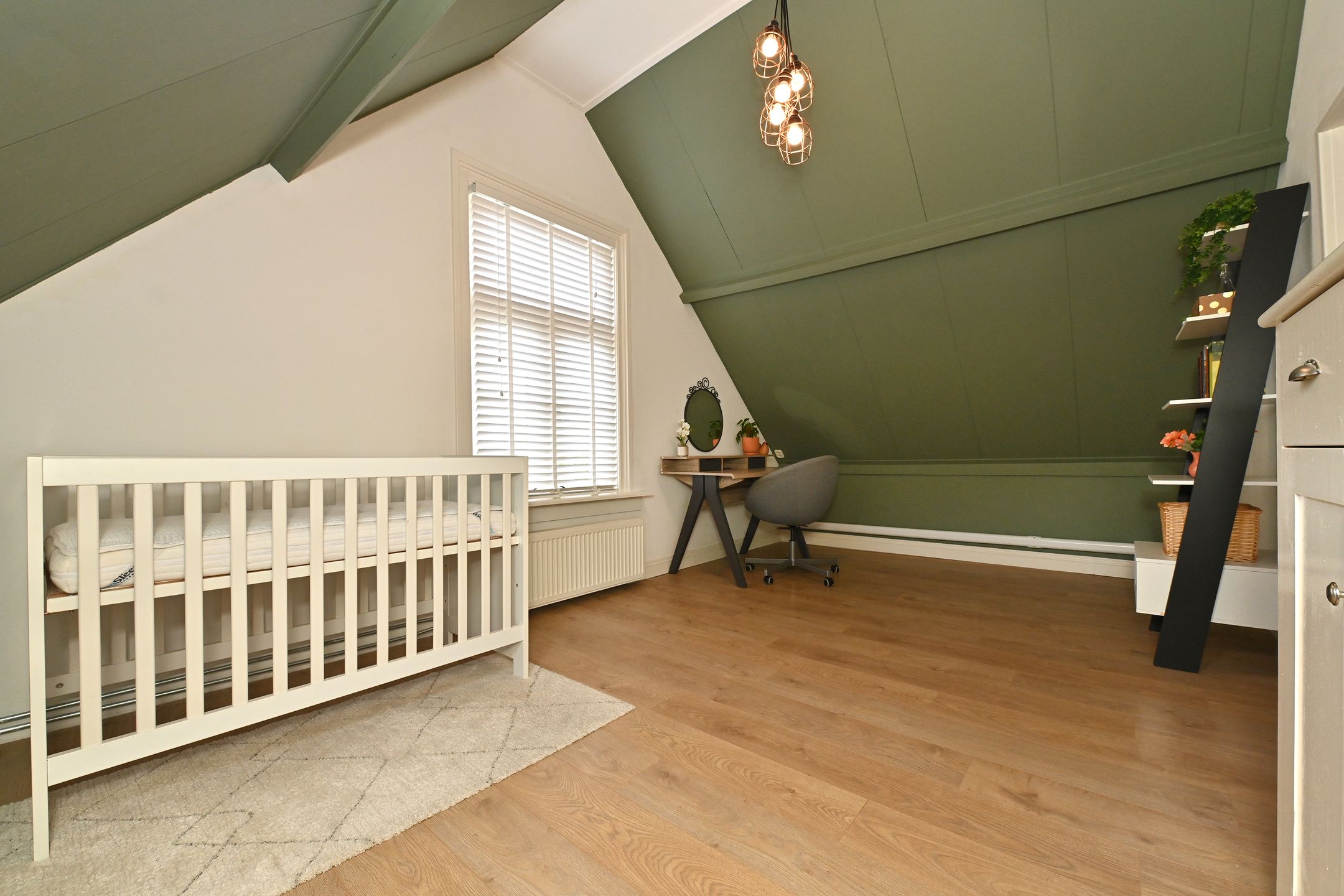 Stylishly Renovated 1911 Townhouse with Exceptional Garage in Steenbergen Center — 30
