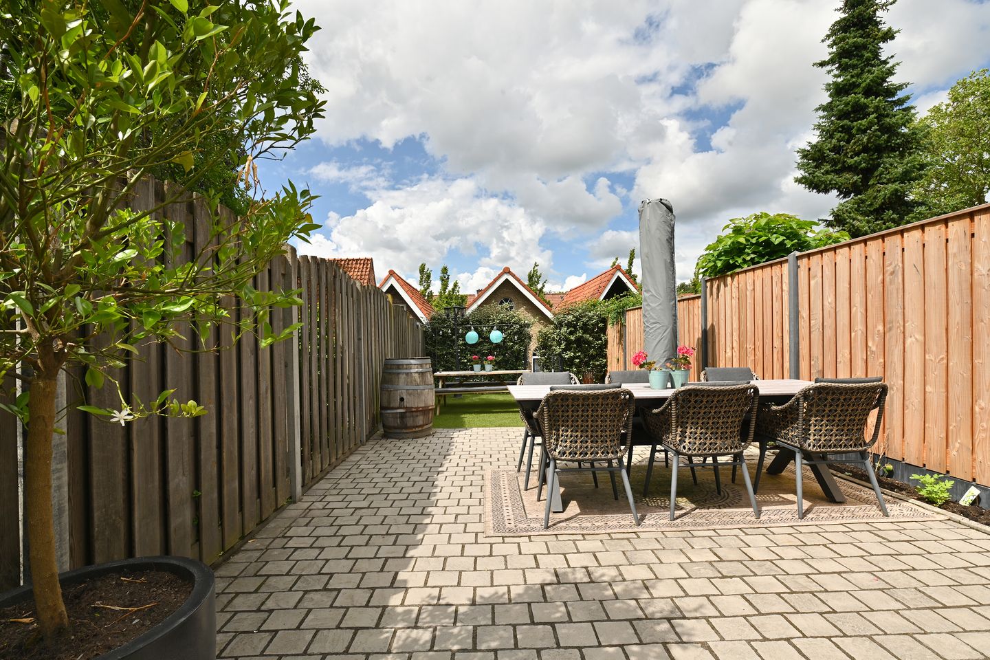 Stylishly Renovated 1911 Townhouse with Exceptional Garage in Steenbergen Center — 40