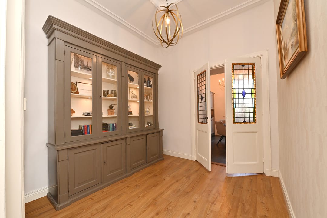 Stylishly Renovated 1911 Townhouse with Exceptional Garage in Steenbergen Center — 11