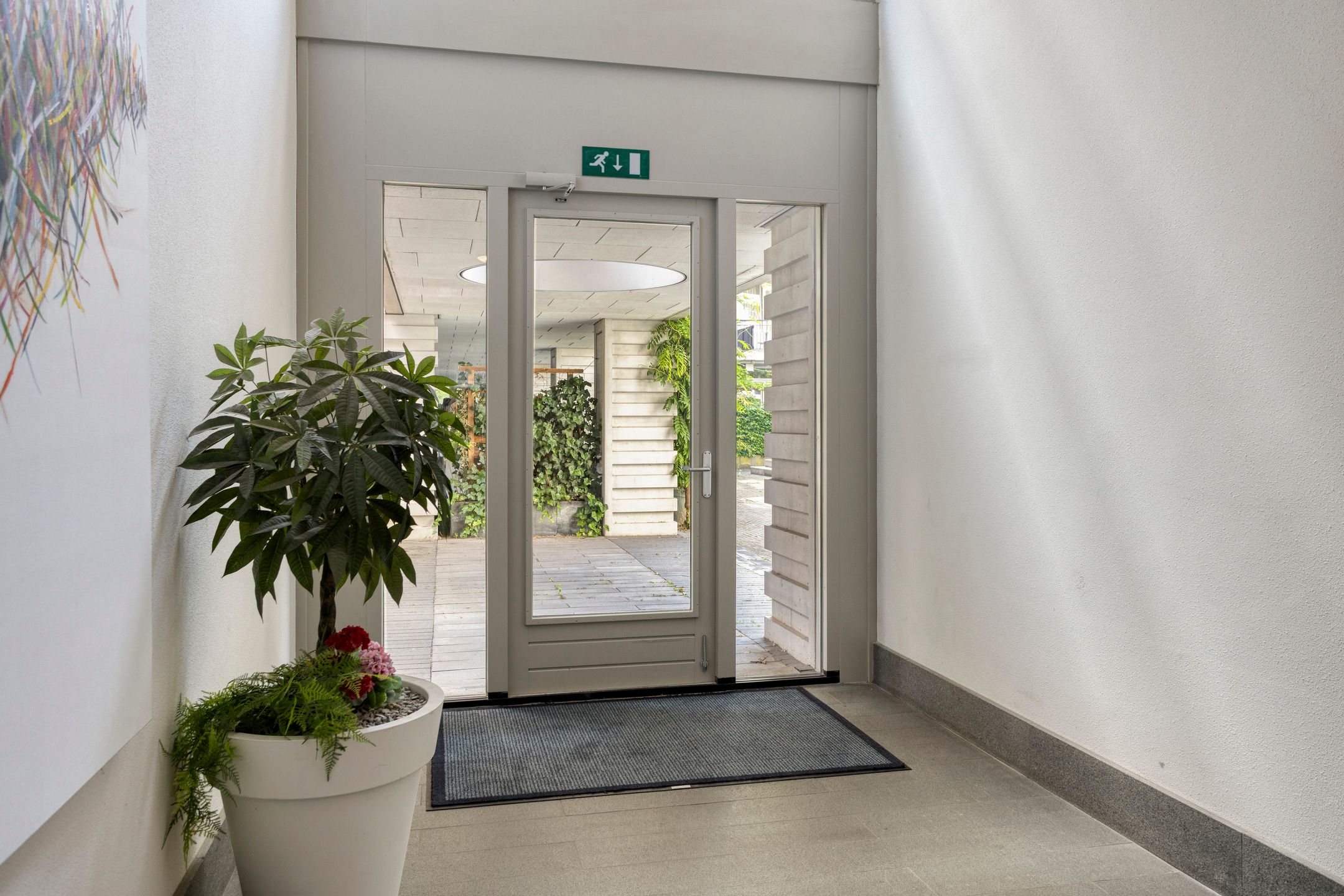 Light 2-Room Apartment with Private Parking in Sought-After Paleiskwartier — 18