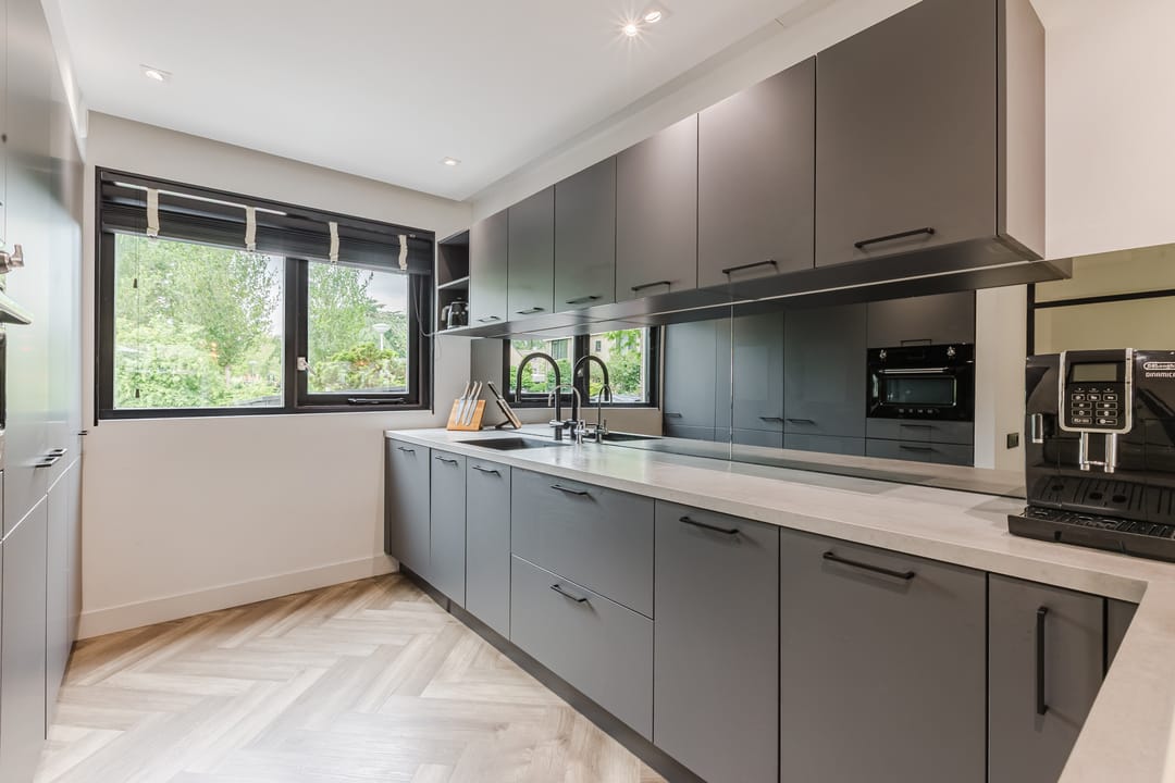 Spacious Renovated Family Home in Green and Child-Friendly Middenhoven — 11