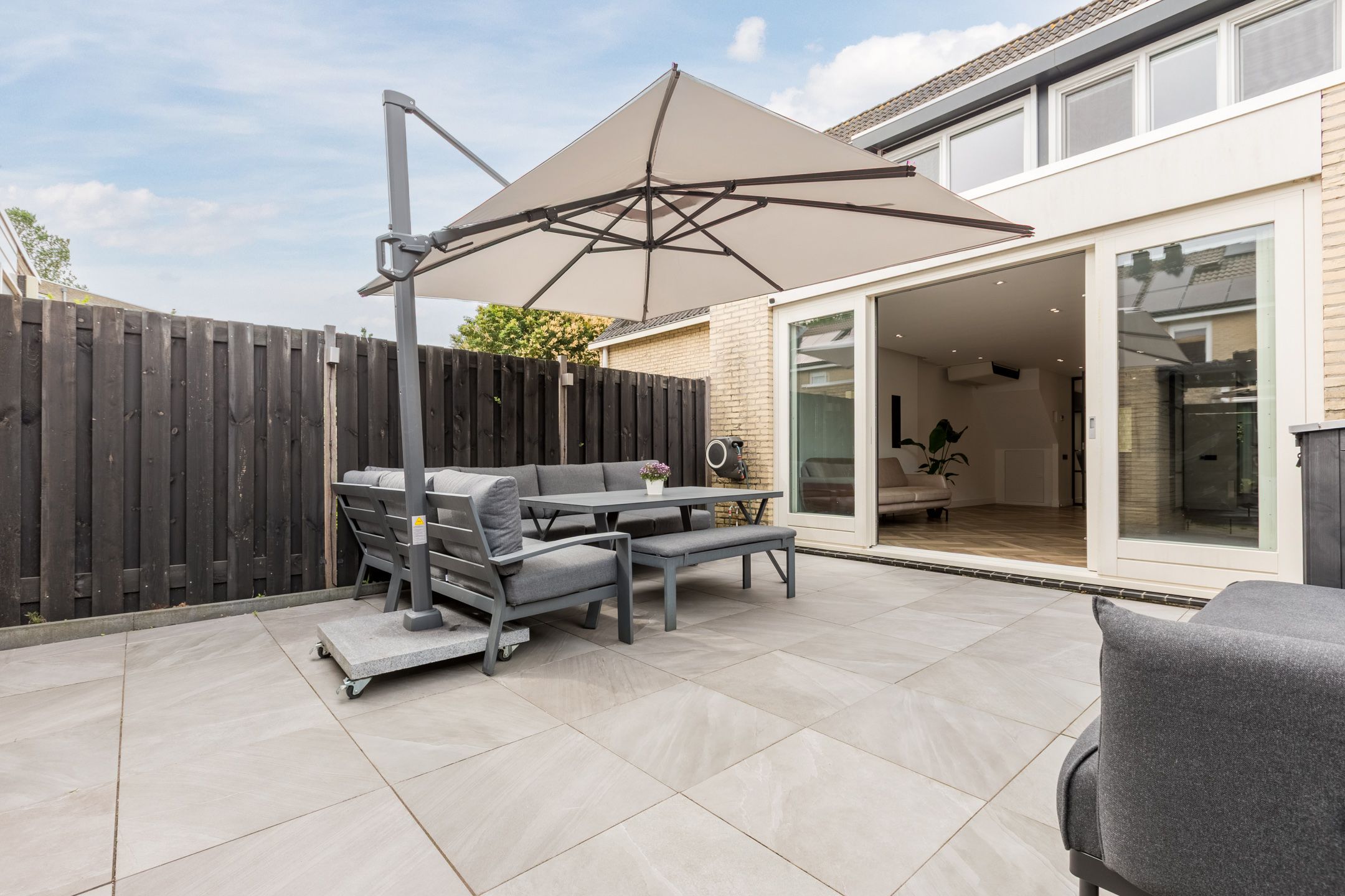 Spacious Renovated Family Home in Green and Child-Friendly Middenhoven — 33