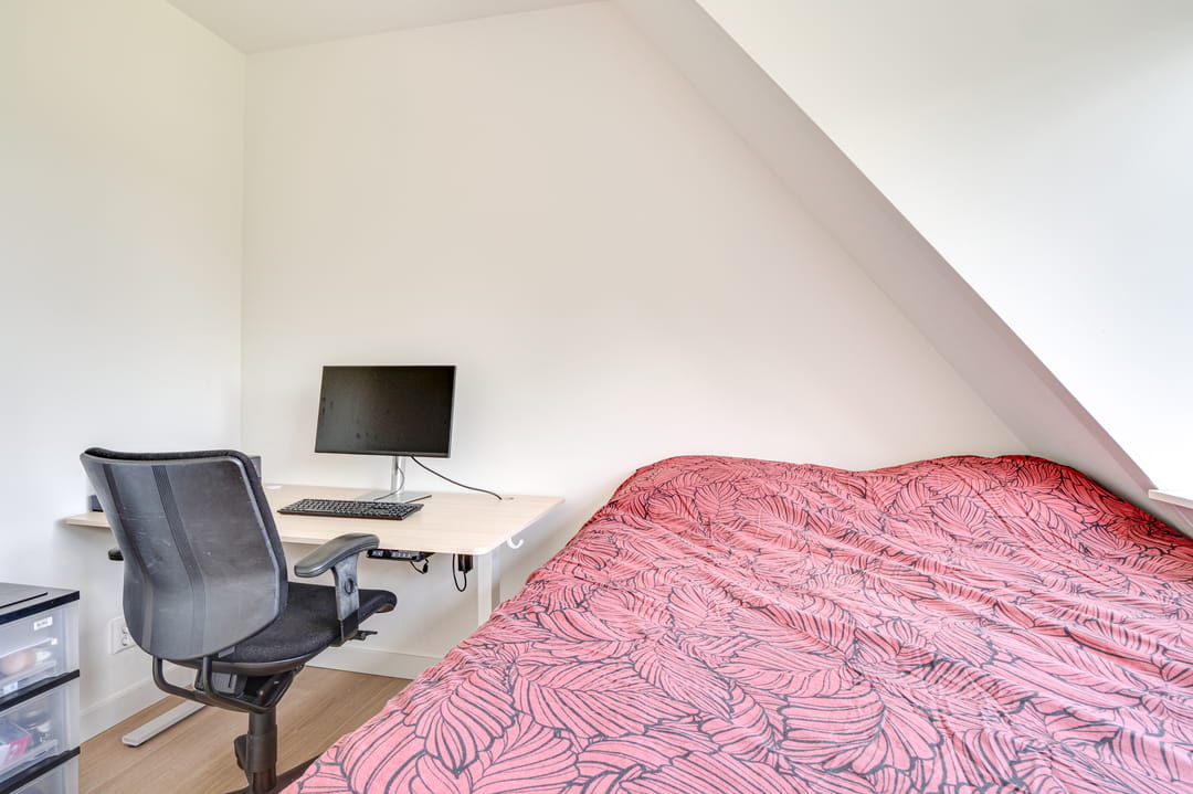 Spacious and Move-in Ready Semi-Detached Home with Free Views in Waarland — 26