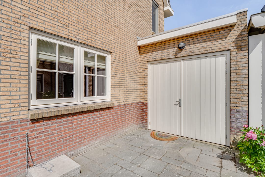 Spacious and Move-in Ready Semi-Detached Home with Free Views in Waarland — 47