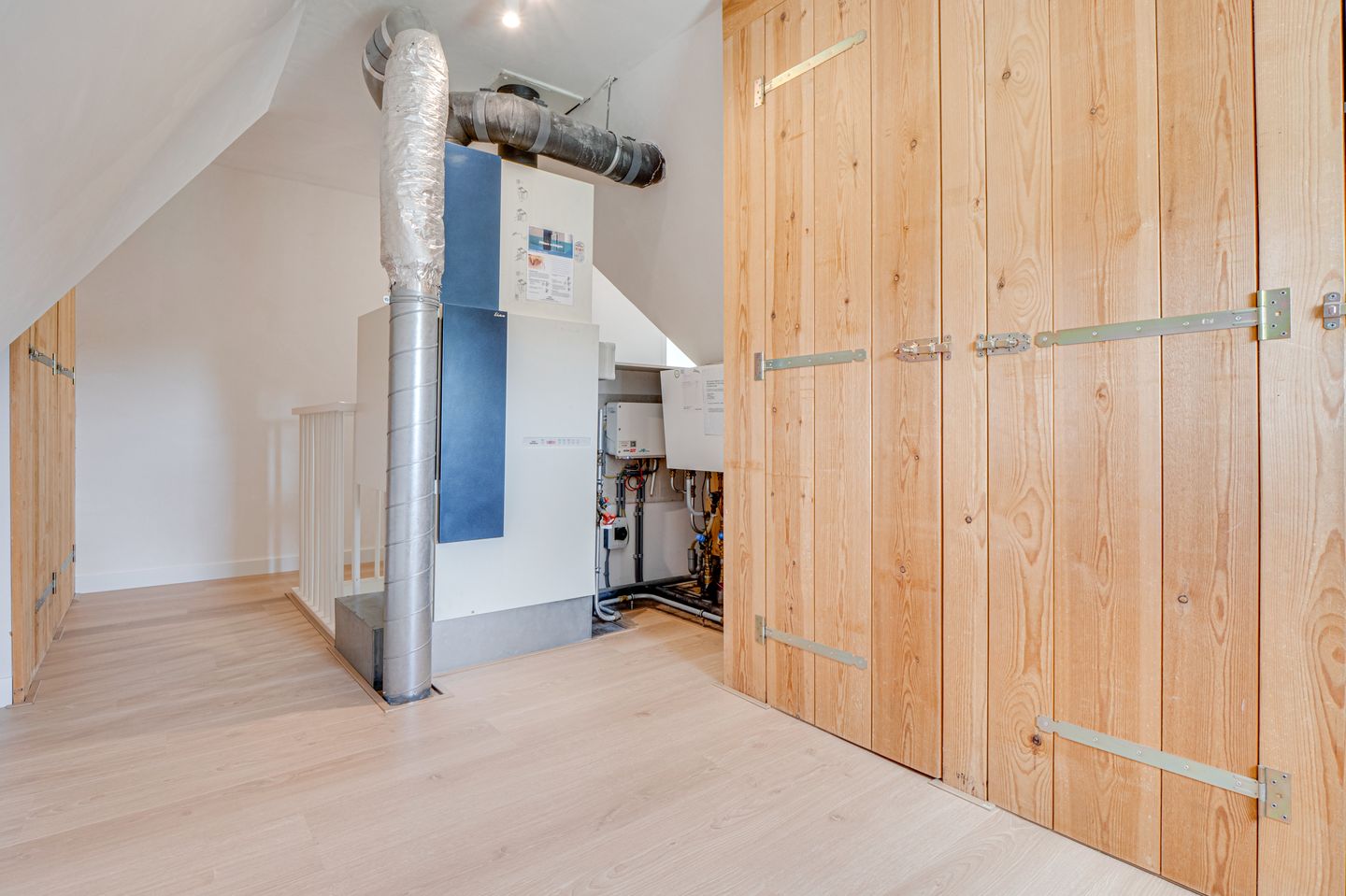 Spacious and Move-in Ready Semi-Detached Home with Free Views in Waarland — 29
