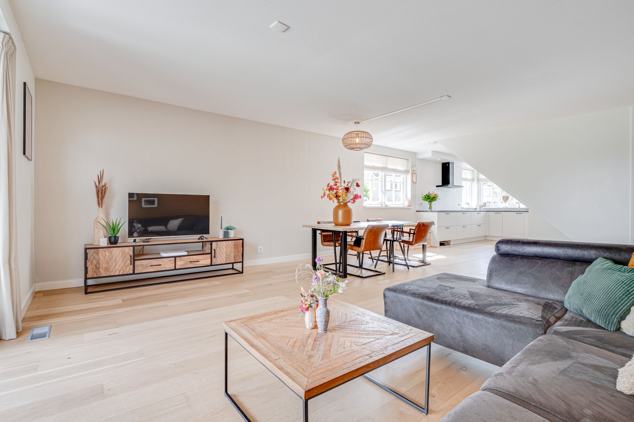Spacious and Move-in Ready Semi-Detached Home with Free Views in Waarland — 9