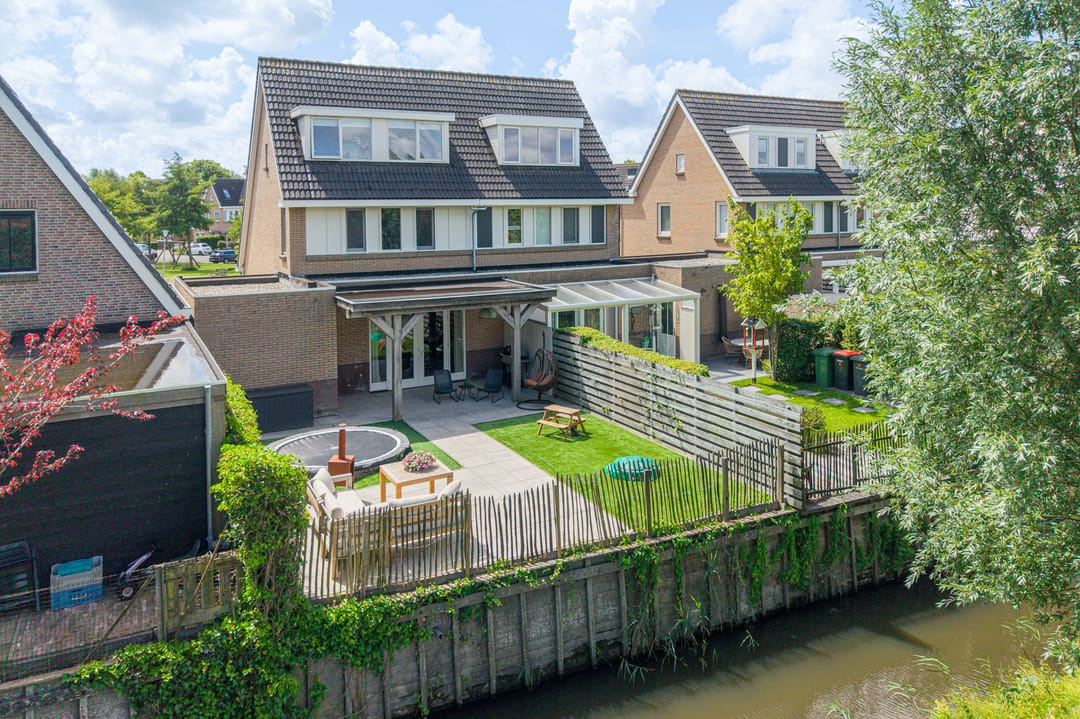 Spacious and Move-in Ready Semi-Detached Home with Free Views in Waarland — 38