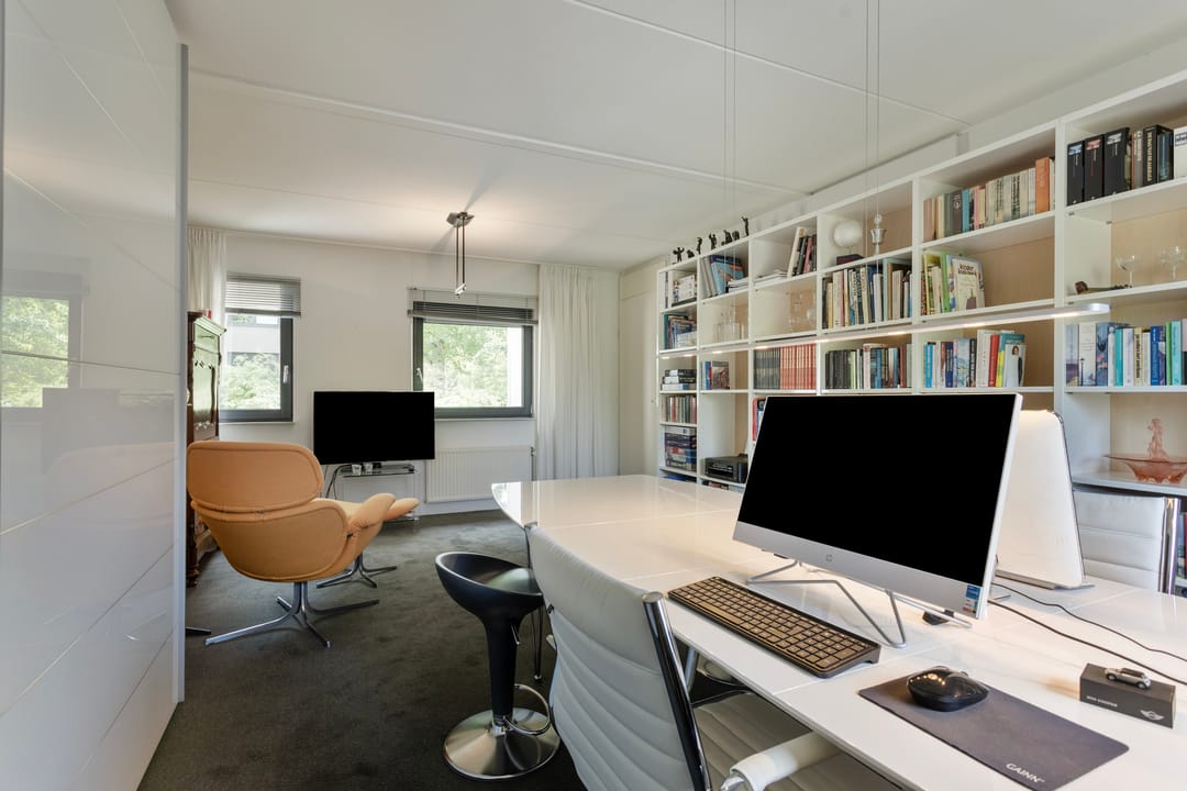 Spacious Townhouse with Garage and West-Facing Garden in Vroendaal — 32
