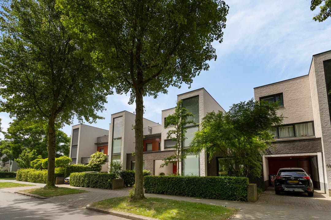 Spacious Townhouse with Garage and West-Facing Garden in Vroendaal — 52
