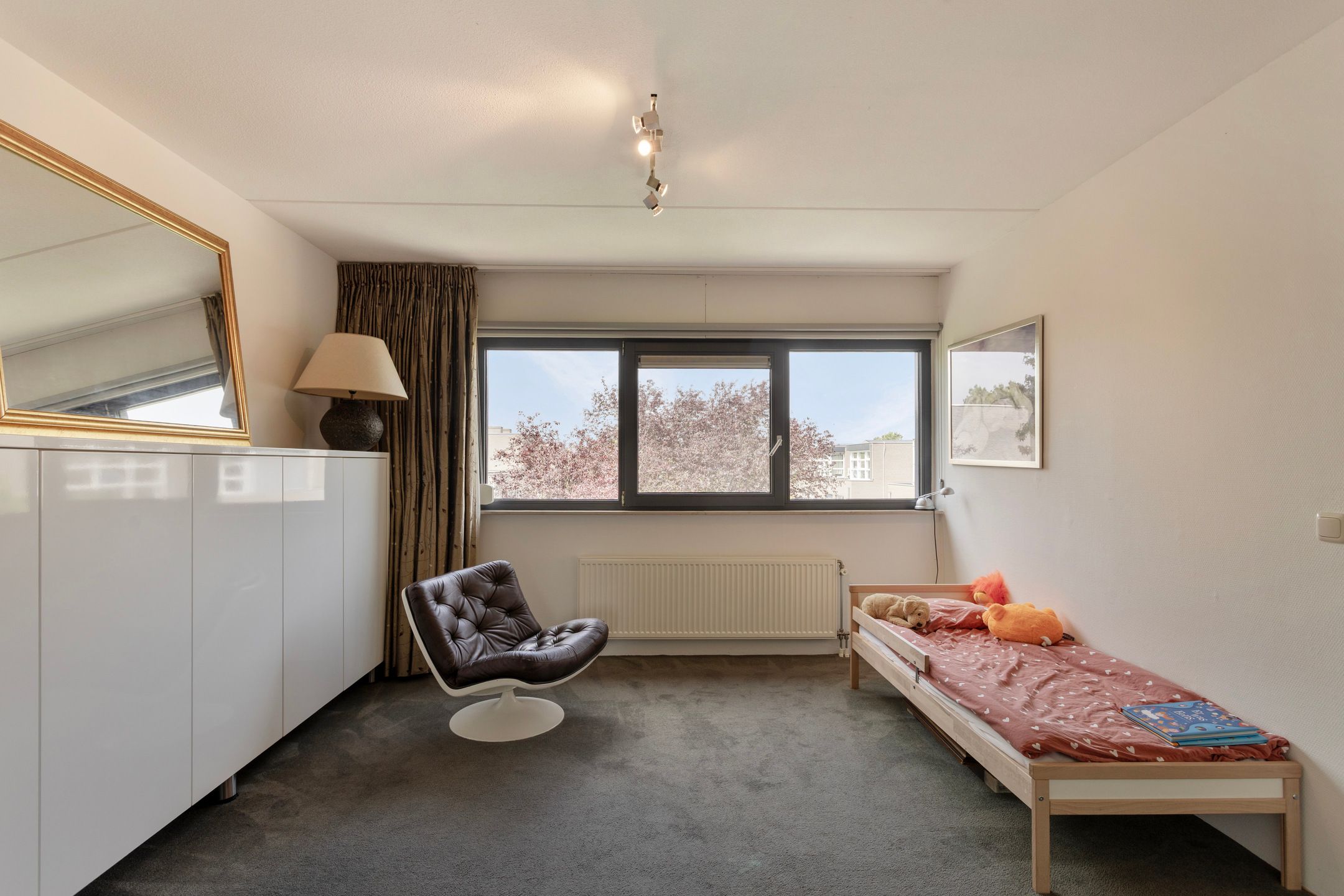 Spacious Townhouse with Garage and West-Facing Garden in Vroendaal — 36