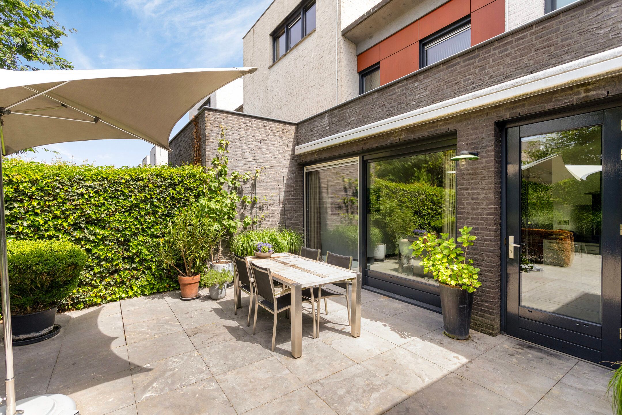 Spacious Townhouse with Garage and West-Facing Garden in Vroendaal — 48