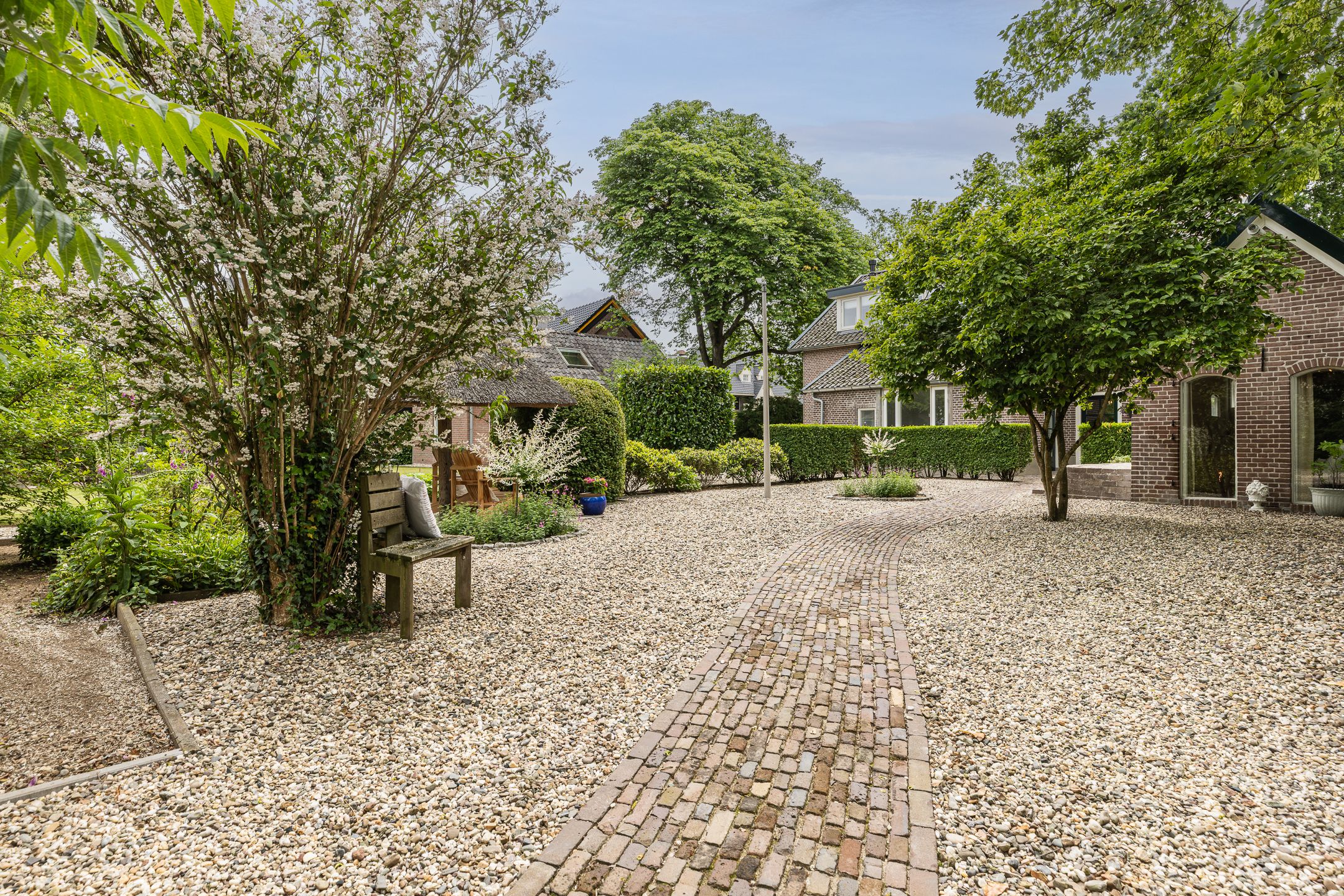 Completely Renovated Monumental Mansion with Two Independent Outbuildings in Forested Surroundings — 96