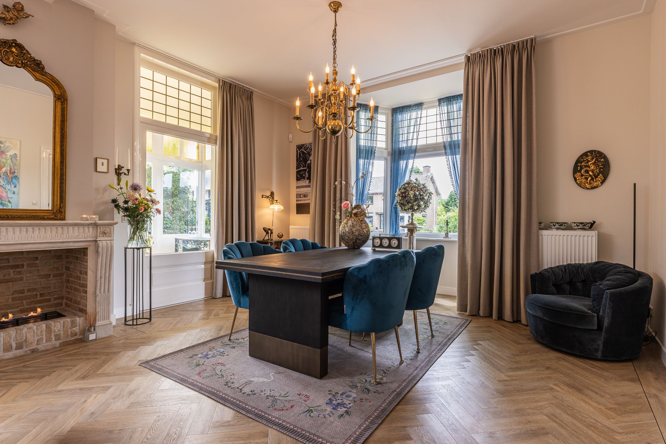 Completely Renovated Monumental Mansion with Two Independent Outbuildings in Forested Surroundings — 24