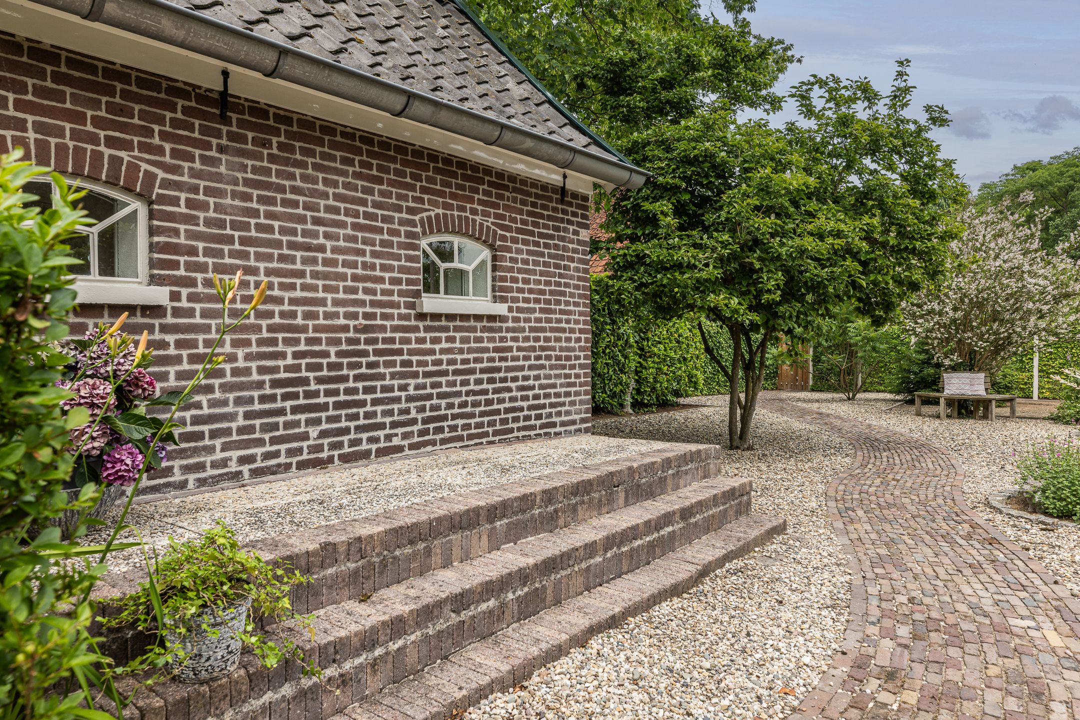 Completely Renovated Monumental Mansion with Two Independent Outbuildings in Forested Surroundings — 81