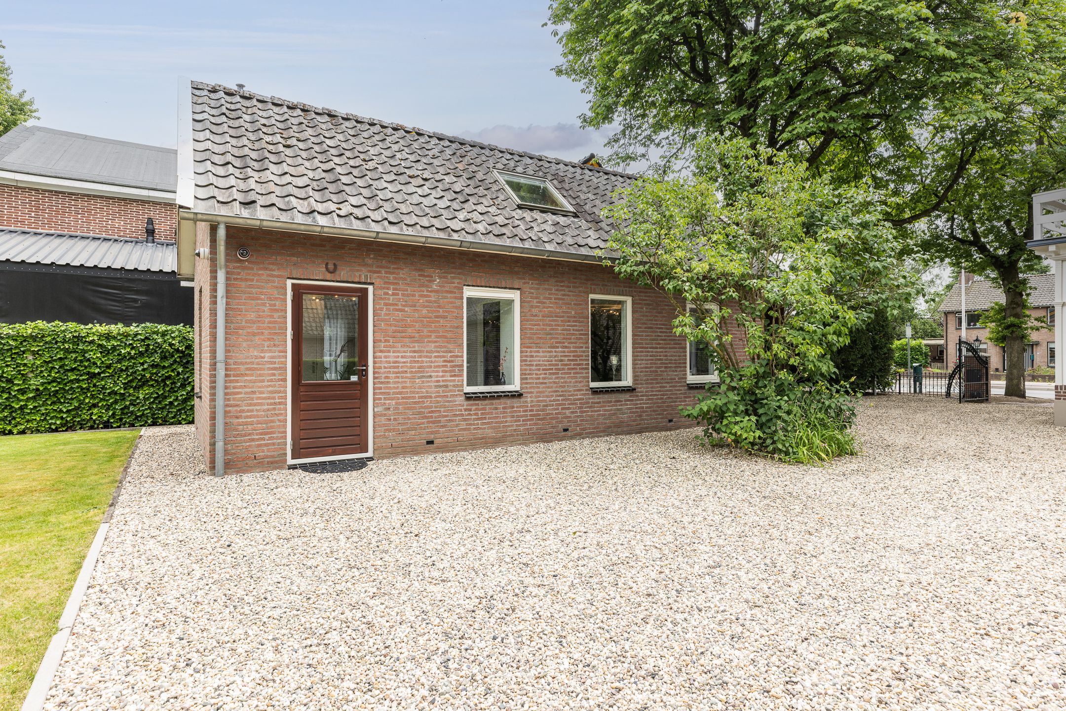 Completely Renovated Monumental Mansion with Two Independent Outbuildings in Forested Surroundings — 72