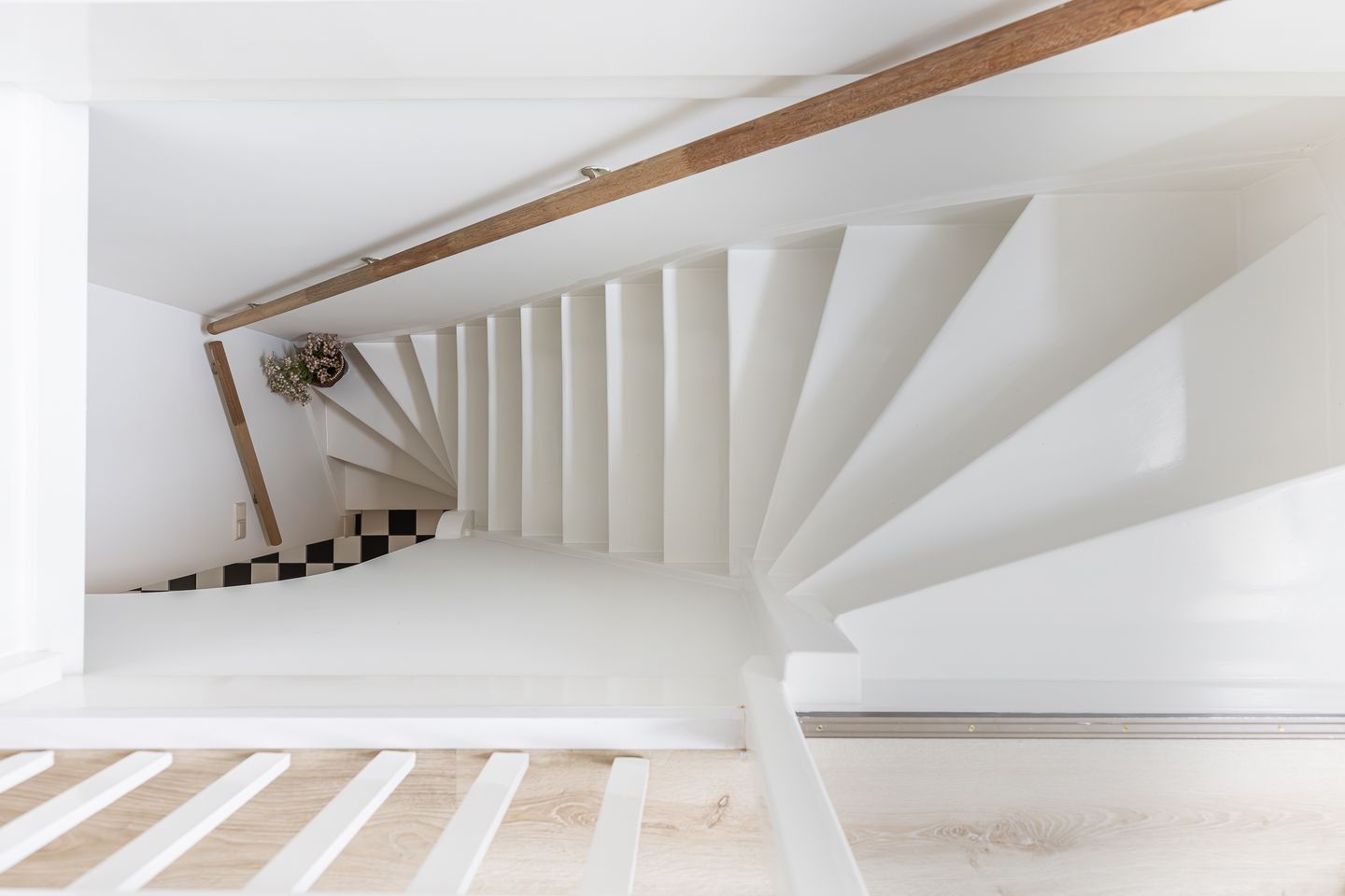 Completely Renovated Monumental Mansion with Two Independent Outbuildings in Forested Surroundings — 55