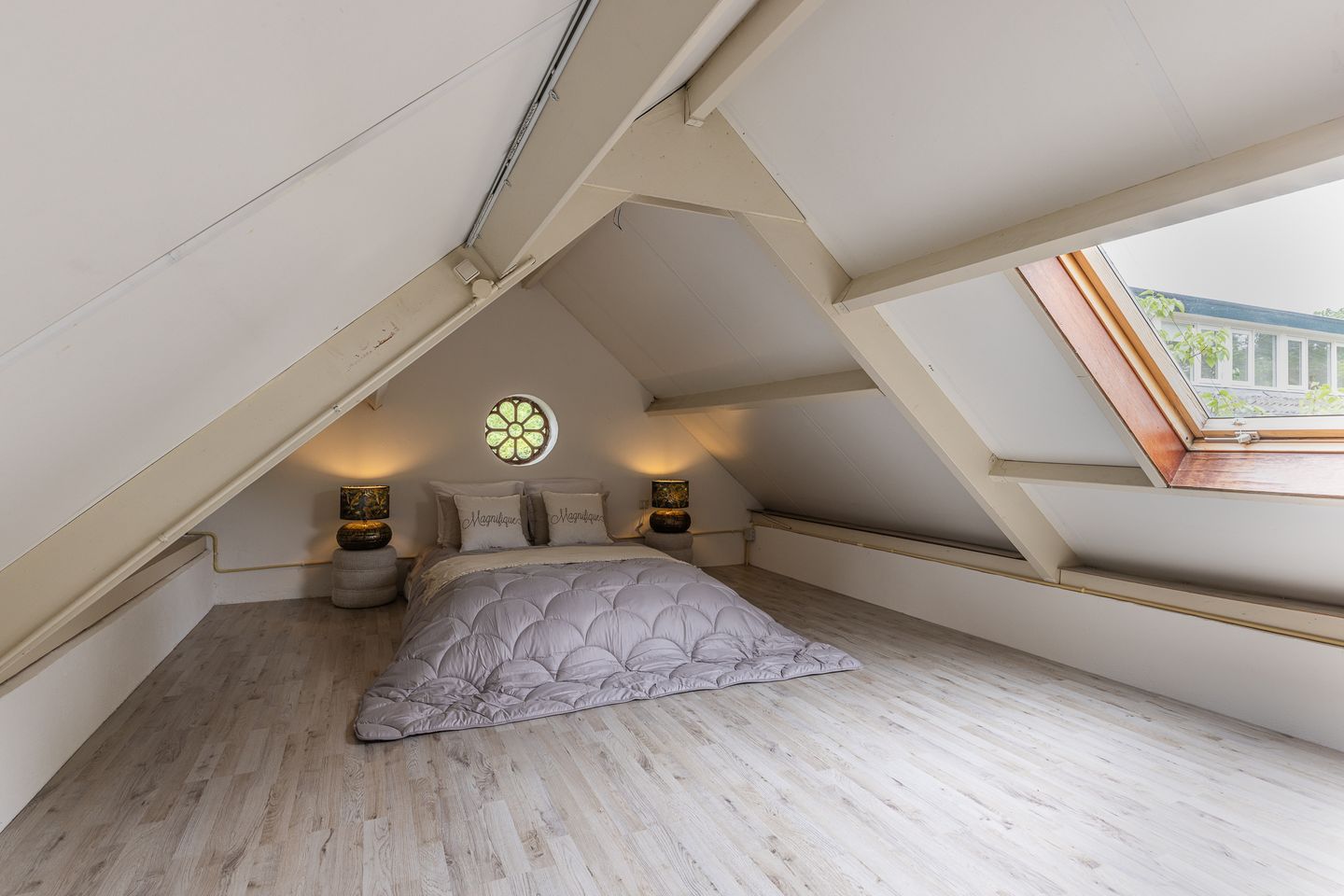 Completely Renovated Monumental Mansion with Two Independent Outbuildings in Forested Surroundings — 79